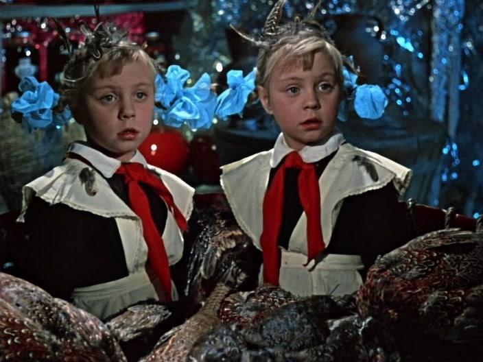 Kingdom of Crooked Mirrors (1963) Screenshot 5