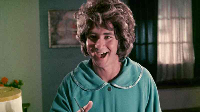 Sometimes Aunt Martha Does Dreadful Things (1971) Screenshot 5