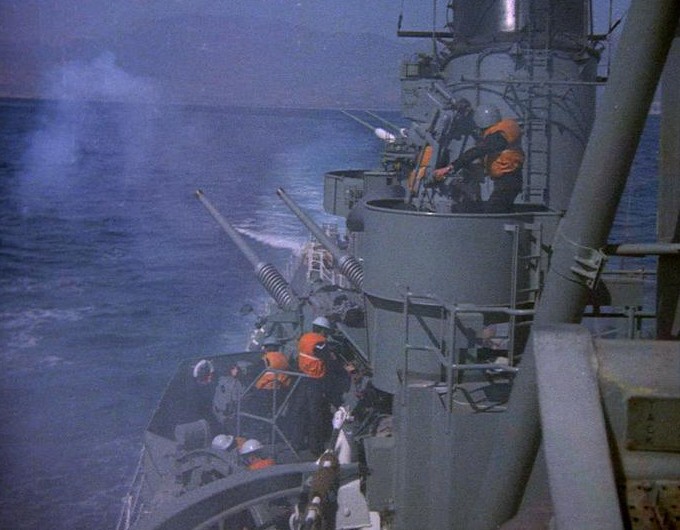 The Mediterranean in Flames (1970) Screenshot 2