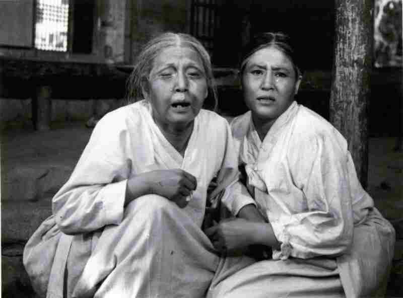 The Memorial Gate for Virtuous Women (1962) Screenshot 5