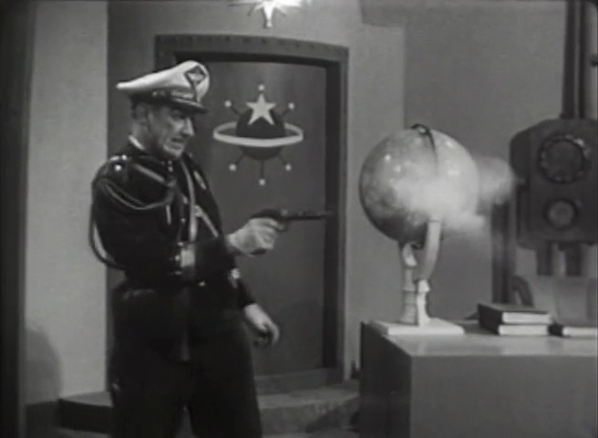 Attack from Space (1965) Screenshot 4