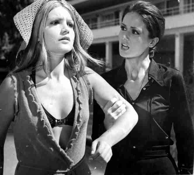 Lesviakos Avgoustos (1974) Screenshot 3