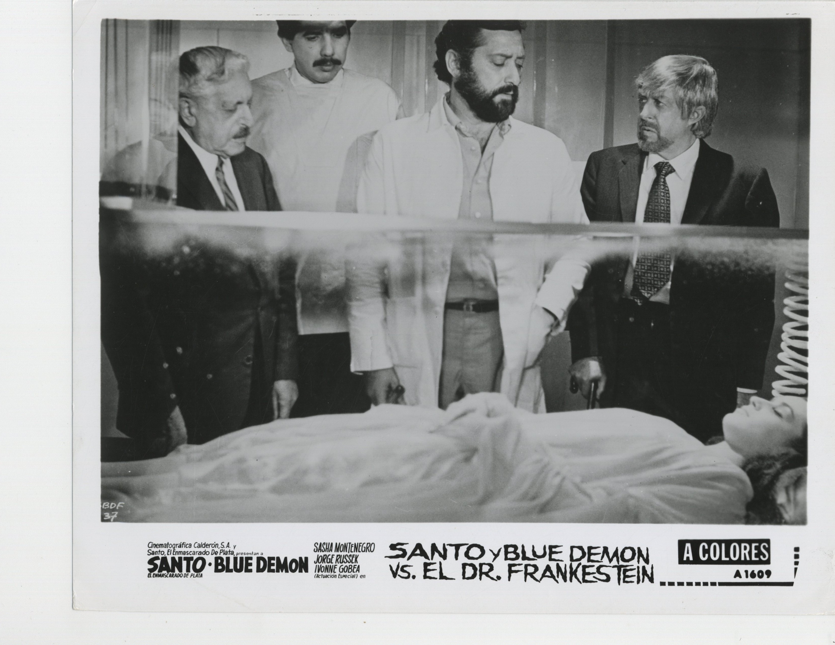 Santo and Blue Demon vs. Dr. Frankenstein (1974) Screenshot 5 