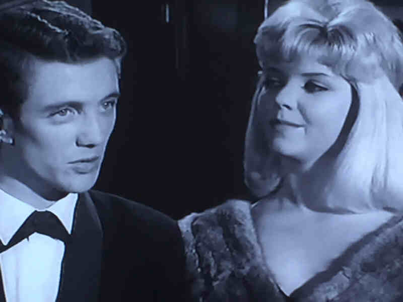 She Knows Y' Know (1962) Screenshot 3