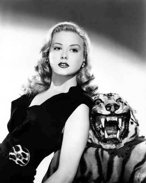 The Tiger Woman (1945) Screenshot 2