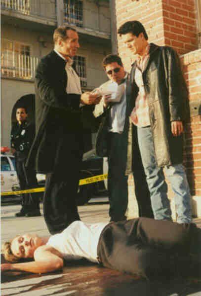 Asylum Days (2001) Screenshot 2