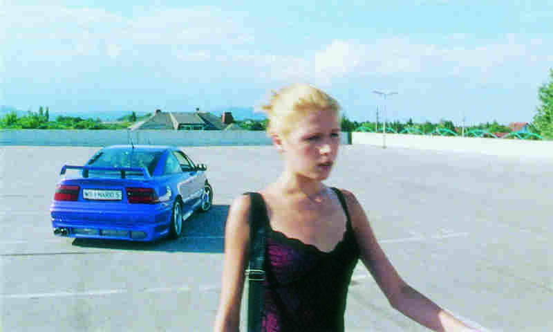 Dog Days (2001) Screenshot 2
