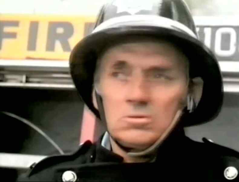The Firefighters (1975) Screenshot 1
