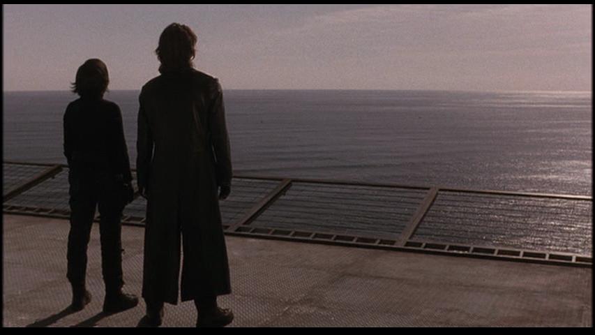 Returner (2002) Screenshot 1