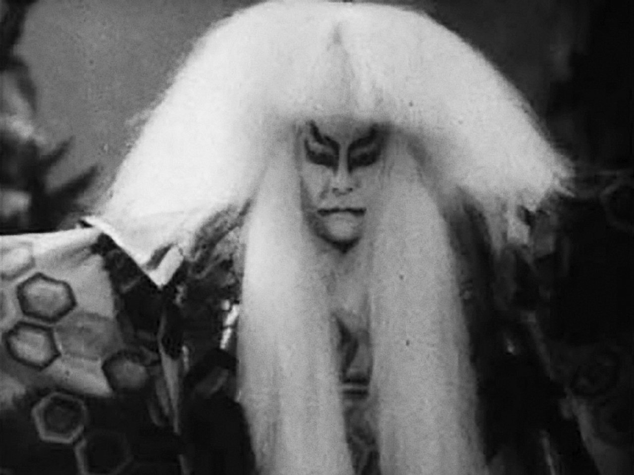 Lion in the Mirror (1936) Screenshot 1