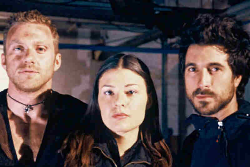 Parasite (2004) Screenshot 5