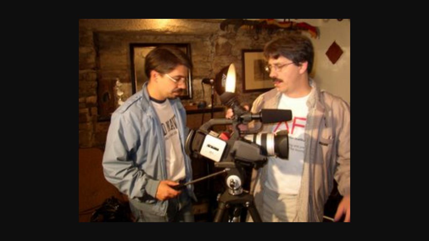 Among Us (2004) Screenshot 1