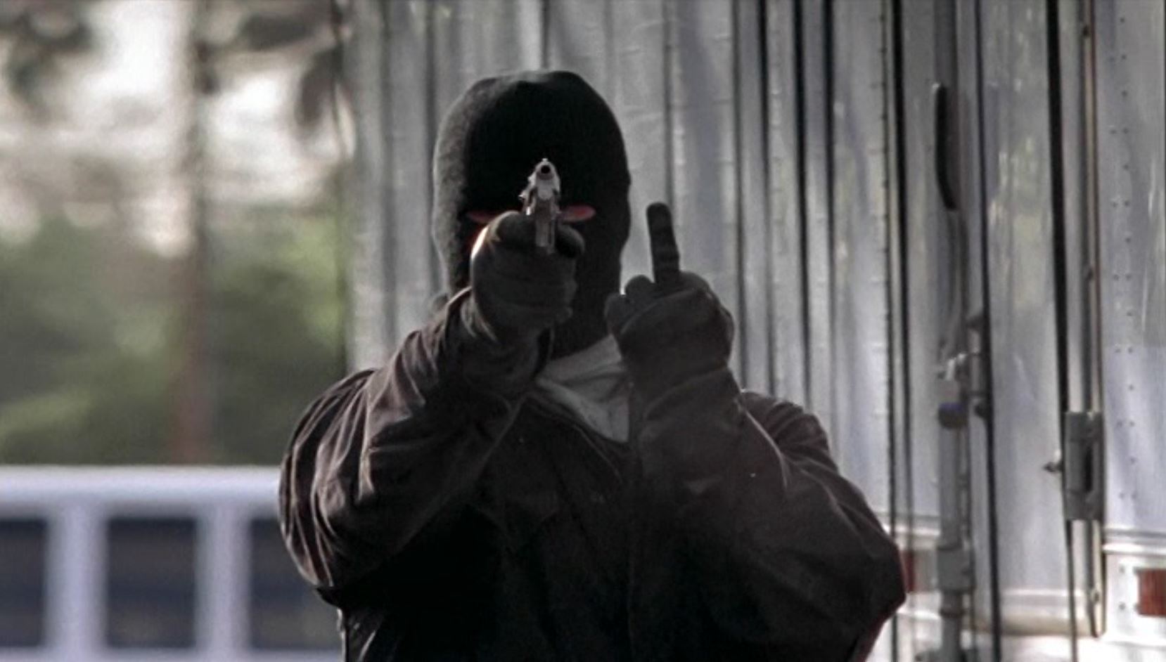 44 Minutes: The North Hollywood Shoot-Out (2003) Screenshot 3