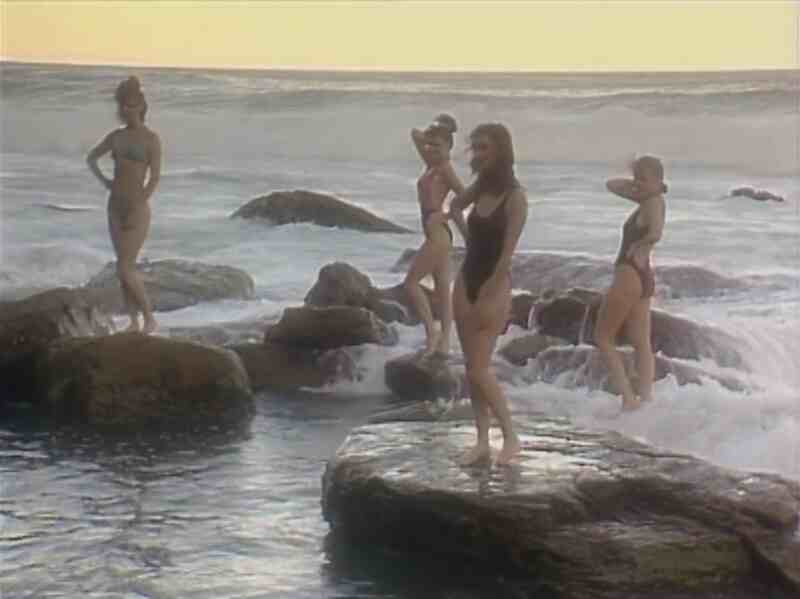 Skin Deep (1983) Screenshot 4