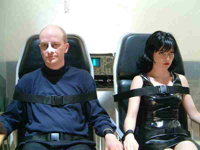 Phil the Alien (2004) Screenshot 3