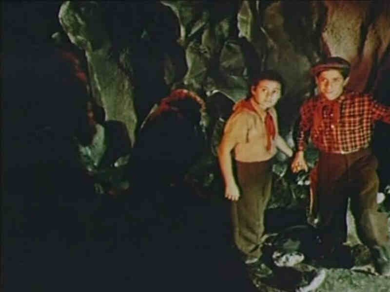 Lernayin ltchi gaghtniqe (1954) Screenshot 3