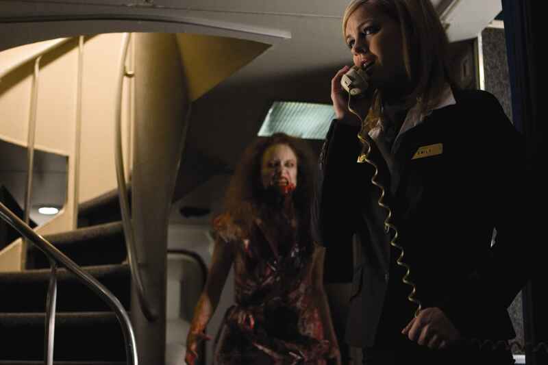 Flight of the Living Dead (2007) Screenshot 5