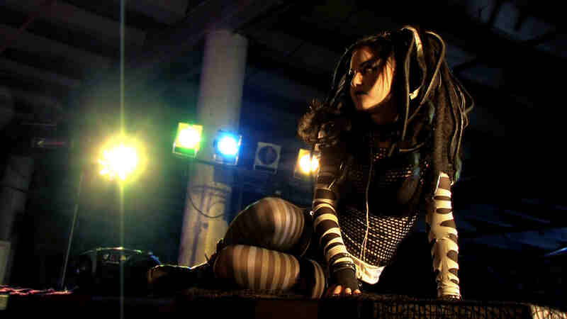 Sweatshop (2009) Screenshot 5