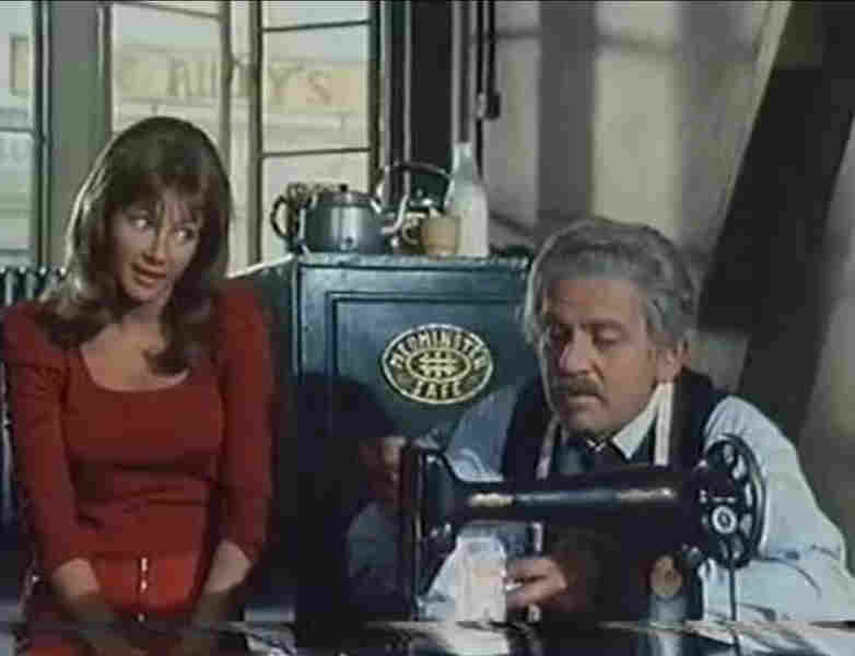 Never Mind the Quality: Feel the Width (1973) Screenshot 3