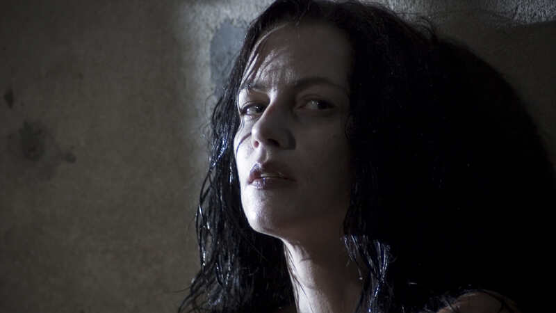 Colour from the Dark (2008) Screenshot 3