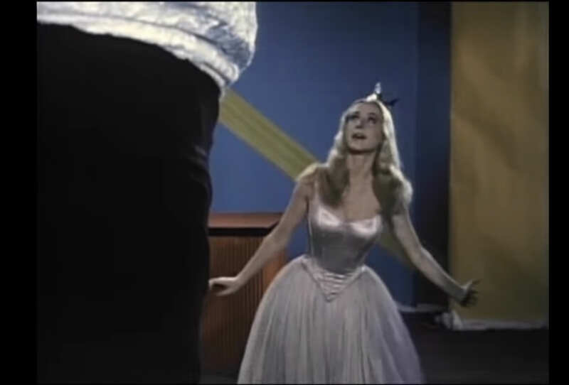 Santa and the Fairy Snow Queen (1951) Screenshot 1