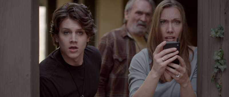 Compound Fracture (2014) Screenshot 2
