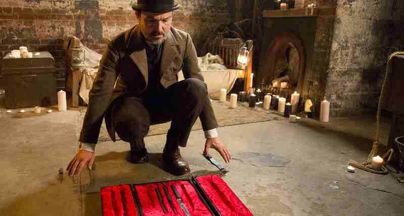 Razors: The Return of Jack the Ripper (2016) Screenshot 2