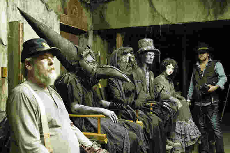 Dead Still (2014) Screenshot 1