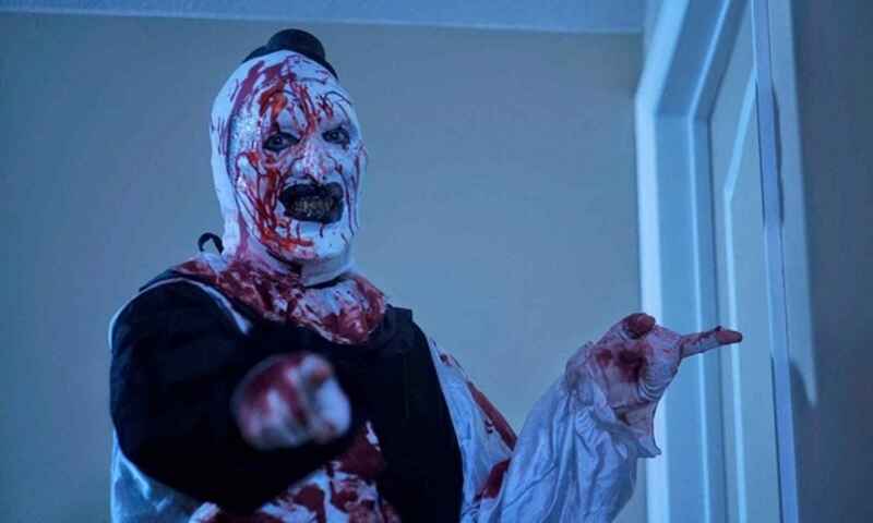 All Hallows' Eve (2013) starring Katie Maguire on DVD DVD All Hallows' Eve (2013) Screenshot 3