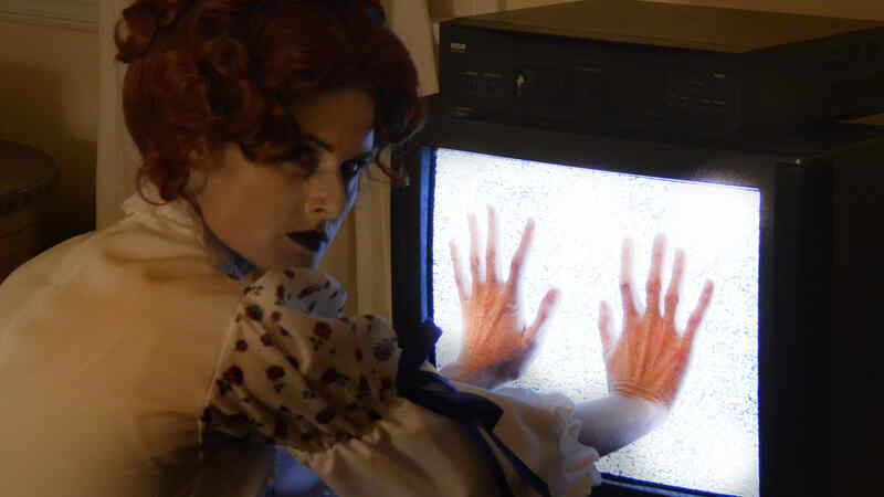 American Poltergeist (2015) starring Simona Fusco on DVD DVD American Poltergeist (2015) Screenshot 2