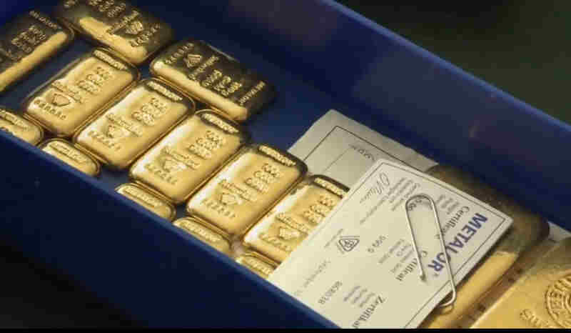 Dirty Gold (2014) Screenshot 1