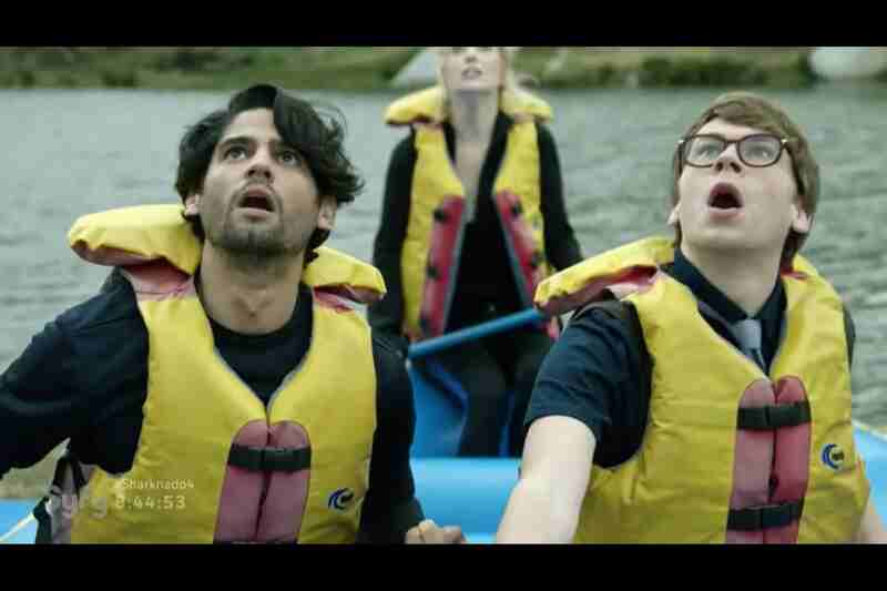 Dam Sharks (2016) Screenshot 5