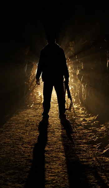 Devil in the Dark (2017) Screenshot 1